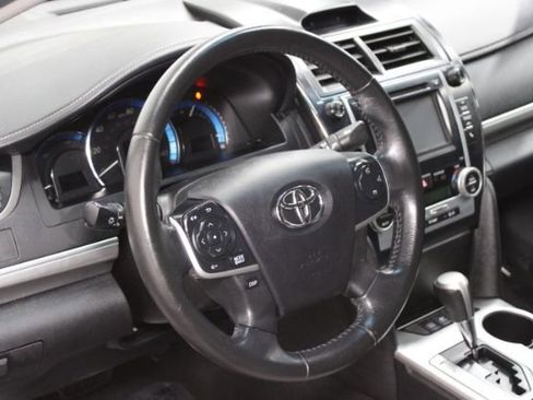Used 2014 Toyota Camry SE image 14