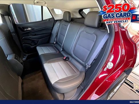 Used 2025 Chevrolet Trax LT w/ Driver Confidence Package FWD image 26