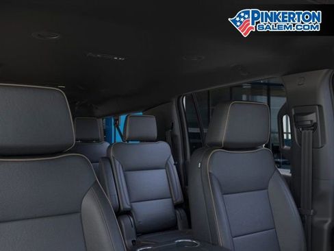 New 2025 Chevrolet Suburban Premier image 24
