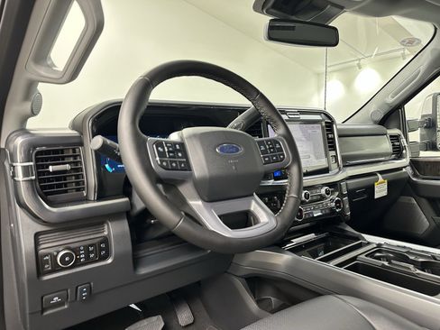 New 2025 Ford F250 Lariat w/ Lariat Ultimate Package image 11
