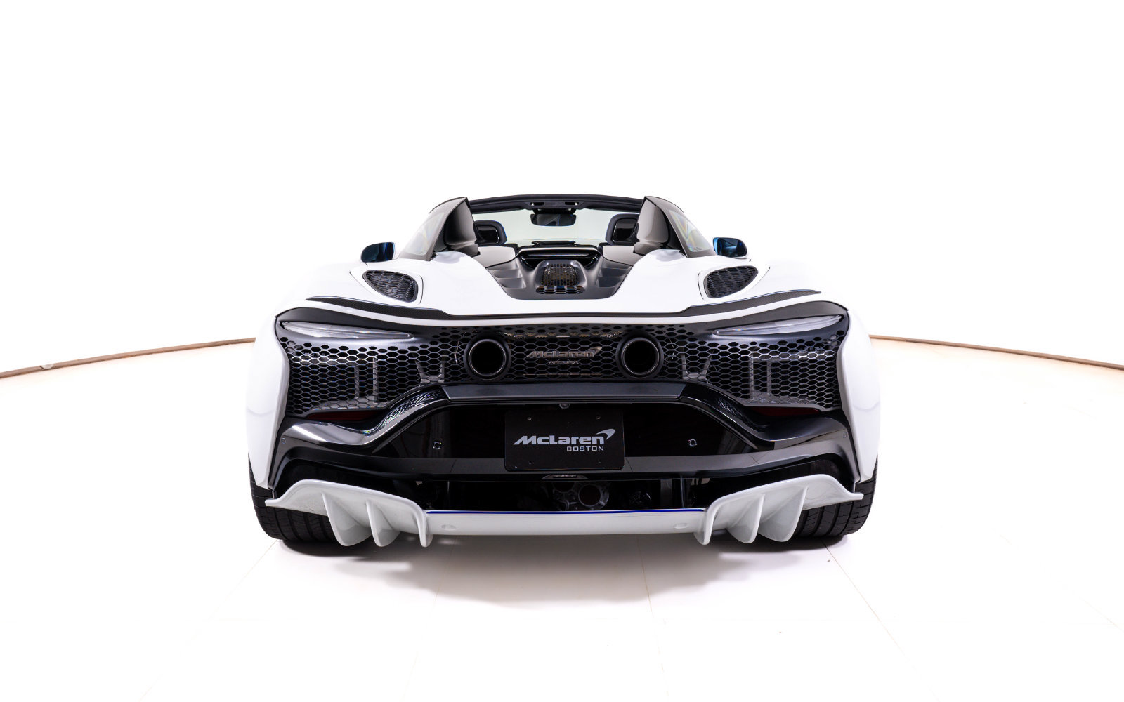 Used 2025 McLaren Artura Spider RWD image 6