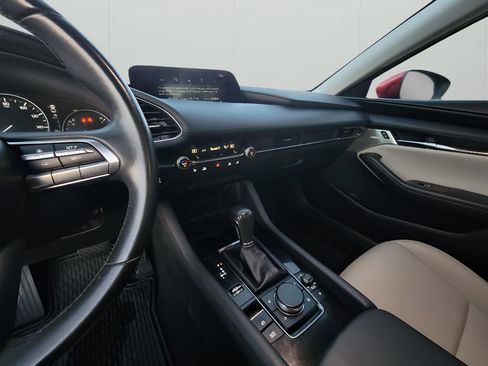 Used 2019 MAZDA MAZDA3 Sedan w/ Preferred Package image 17