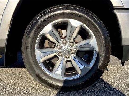 Used 2021 RAM 1500 Limited image 9