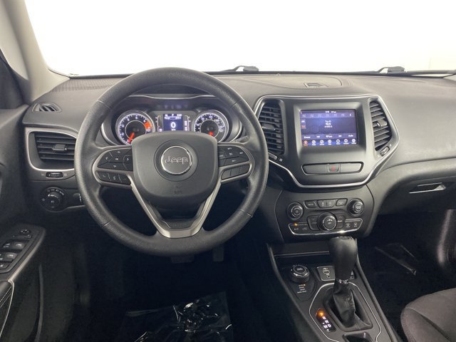 Used 2019 Jeep Cherokee Latitude w/ Popular Appearance Group AWD/4WD image 17