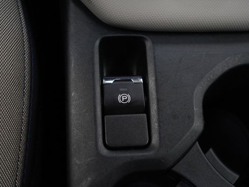 Used 2025 Subaru Forester Premium AWD/4WD image 24