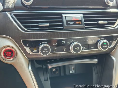 Used 2018 Honda Accord EX image 15