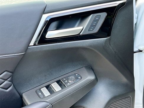 New 2025 Mitsubishi Outlander SEL Black Edition image 18