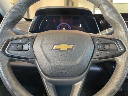 Used 2025 Chevrolet Trax LT image 27