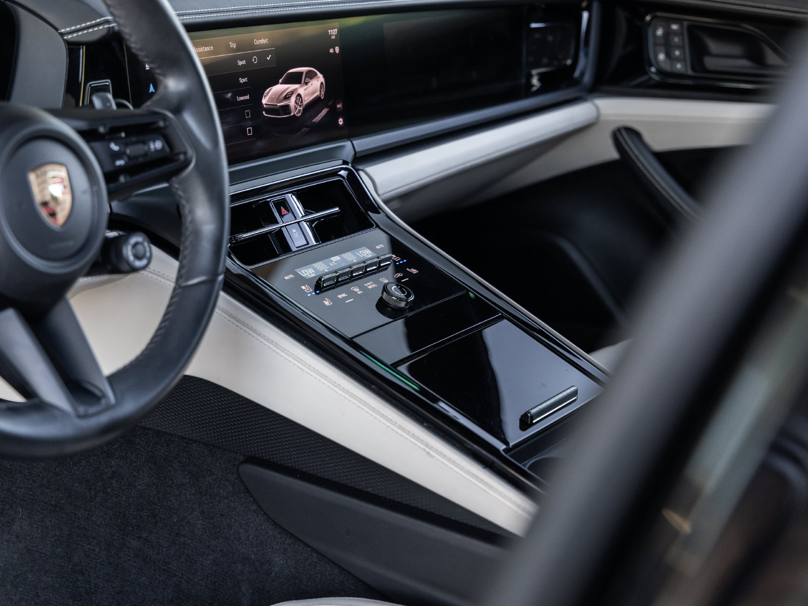 Certified 2024 Porsche Panamera RWD image 26