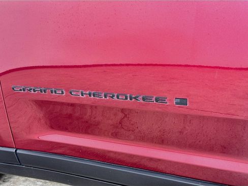 Used 2023 Jeep Grand Cherokee Altitude AWD/4WD image 27