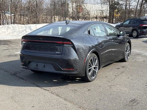 Used 2025 Toyota Prius XLE image 2