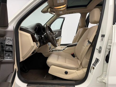 Used 2015 Mercedes-Benz GLK 350 4MATIC 4dr GLK 350 w/ Premium 1 Package image 33