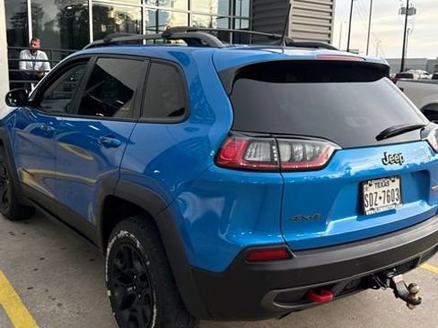 Used 2021 Jeep Cherokee Trailhawk w/ Sun, Sound & Nav Group AWD/4WD image 2