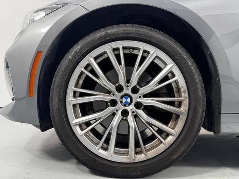 Used 2024 BMW 330i xDrive Sedan w/ Premium Package AWD/4WD image 9