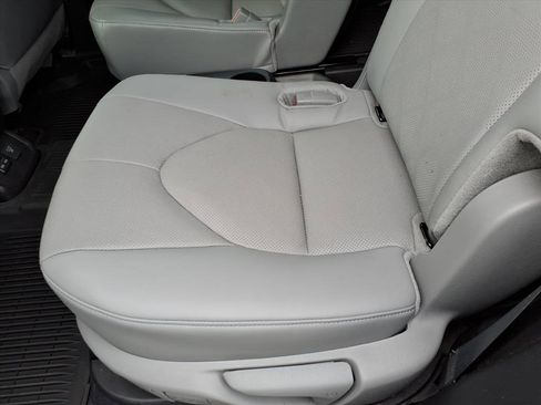 Used 2024 Toyota Highlander Platinum AWD/4WD image 23