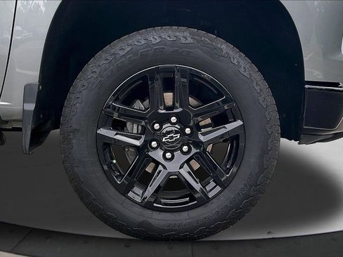 Used 2025 Chevrolet Silverado 1500 LT Trail Boss w/ Convenience Package II AWD/4WD image 35