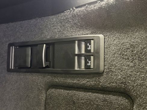 New 2026 BMW iX xDrive45 w/ M Sport Package image 17