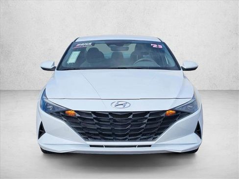 Used 2023 Hyundai Elantra Blue FWD image 2