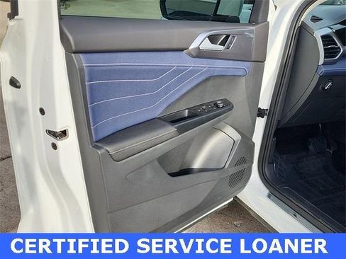 New 2025 Volkswagen Taos SEL image 10