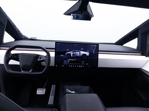 Used 2024 Tesla Cybertruck AWD Crew Cab image 20