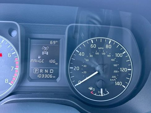 Used 2017 Nissan Titan S AWD/4WD image 8