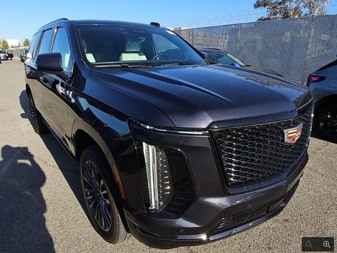 Certified 2025 Cadillac Escalade Sport Platinum AWD/4WD image 1