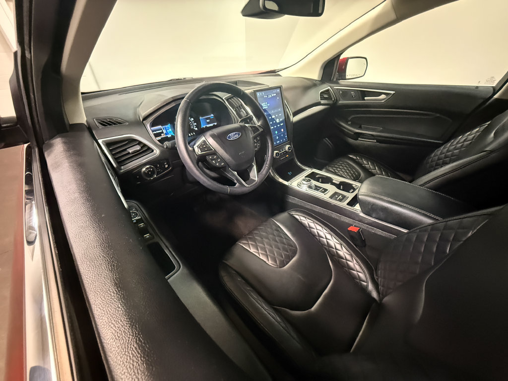 Used 2024 Ford Edge Titanium AWD/4WD image 2