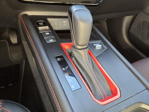 Certified 2025 Nissan Kicks SR FWD image 17