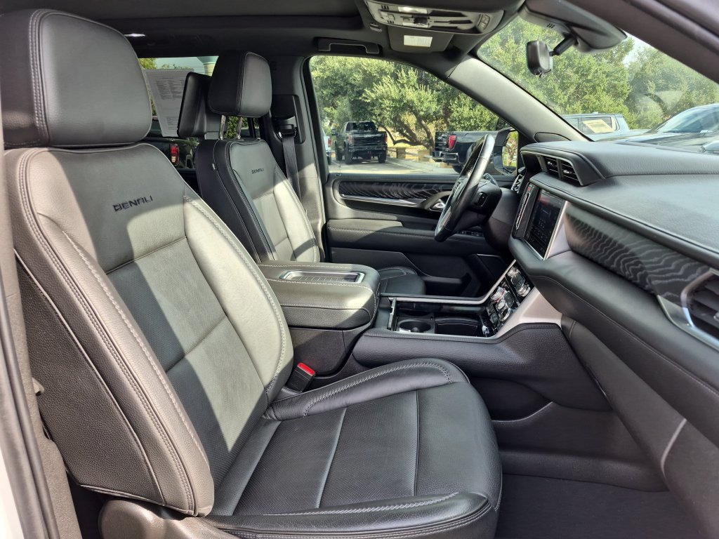 Used 2021 GMC Yukon Denali w/ Denali Premium Package RWD image 37