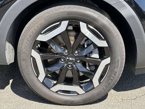 Used 2023 Kia Telluride EX w/ EX Captain's Chair Package AWD/4WD image 7