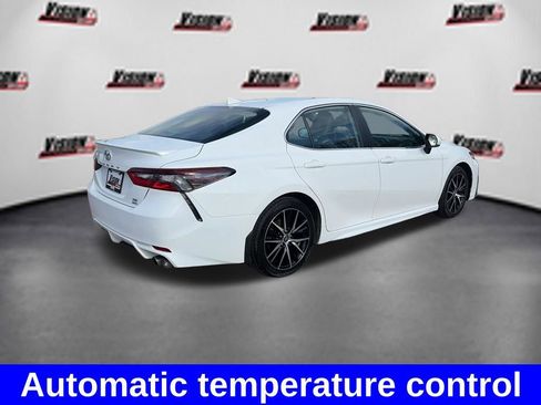Used 2023 Toyota Camry SE w/ Cold Weather Package AWD/4WD image 5