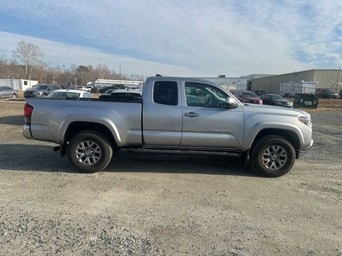 Used 2019 Toyota Tacoma SR5 image 6