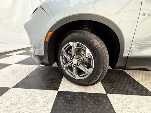 Used 2025 Chevrolet Blazer LT image 11