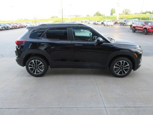 Certified 2025 Chevrolet TrailBlazer LT FWD image 6