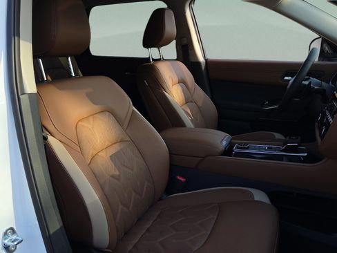 New 2026 Nissan Pathfinder SL FWD image 12