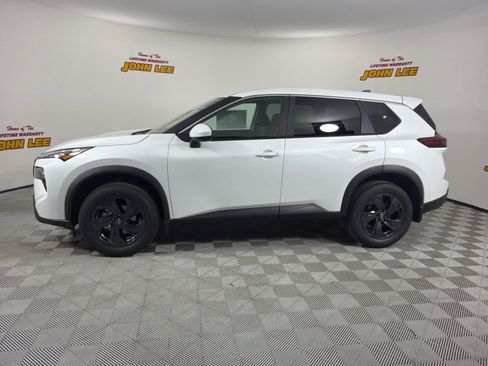 New 2026 Nissan Rogue SV FWD image 2