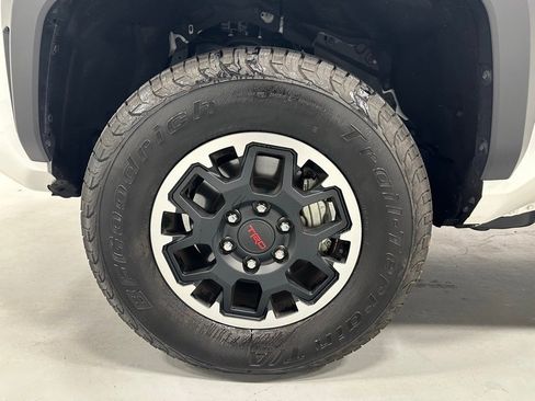 Used 2025 Toyota Tacoma TRD Off-Road image 64