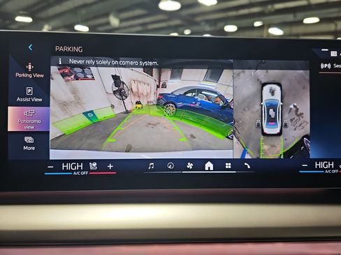 New 2026 BMW i5 eDrive40 w/ Premium Package image 24