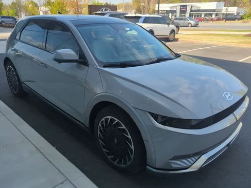 Used 2023 Hyundai Ioniq 5 Limited image 1