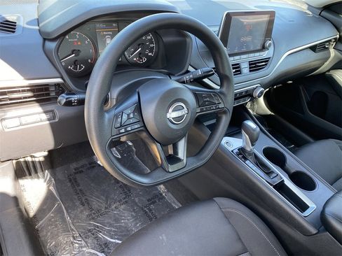 Certified 2025 Nissan Altima 2.5 S image 17