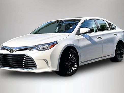 Used 2017 Toyota Avalon Touring FWD image 1