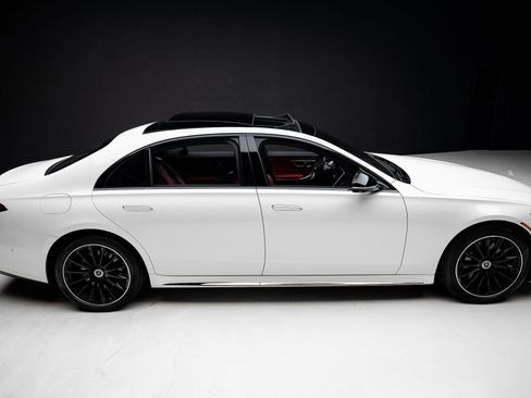 Used 2023 Mercedes-Benz S 500 4MATIC w/ AMG Line image 34