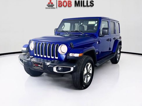 Used 2020 Jeep Wrangler Unlimited Sahara w/ Uconnect 4C Nav & Sound Group AWD/4WD image 3