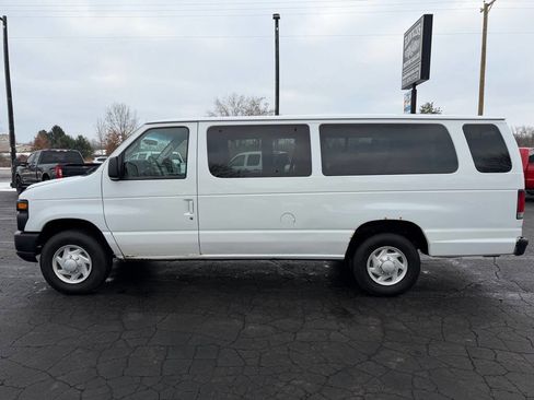 Used 2009 Ford E-350 and Econoline 350 Extended Wagon Super Duty image 2