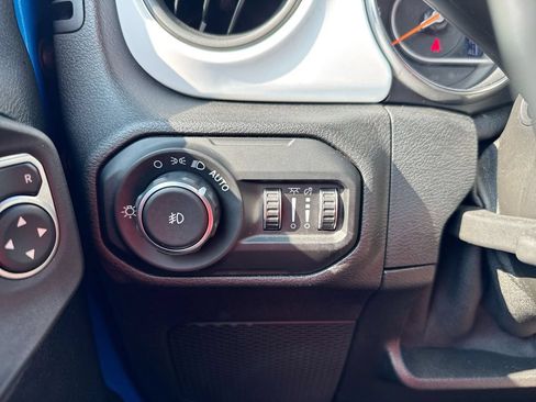 Used 2021 Jeep Wrangler Unlimited Sport AWD/4WD image 19