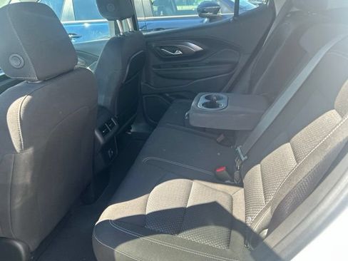 Used 2024 GMC Terrain SLE w/ Driver Convenience Package AWD/4WD image 8