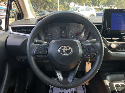 Used 2025 Toyota Corolla LE FWD image 25
