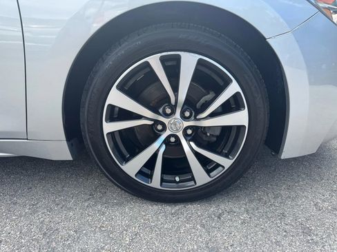 Used 2017 Nissan Maxima 3.5 SV image 21