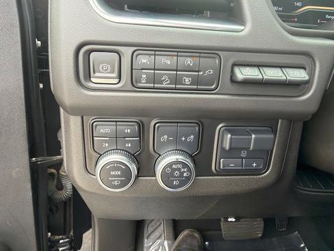 Used 2022 GMC Yukon AT4 AWD/4WD image 24
