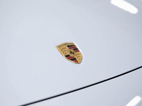 Certified 2025 Porsche Macan 4S Electric image 33